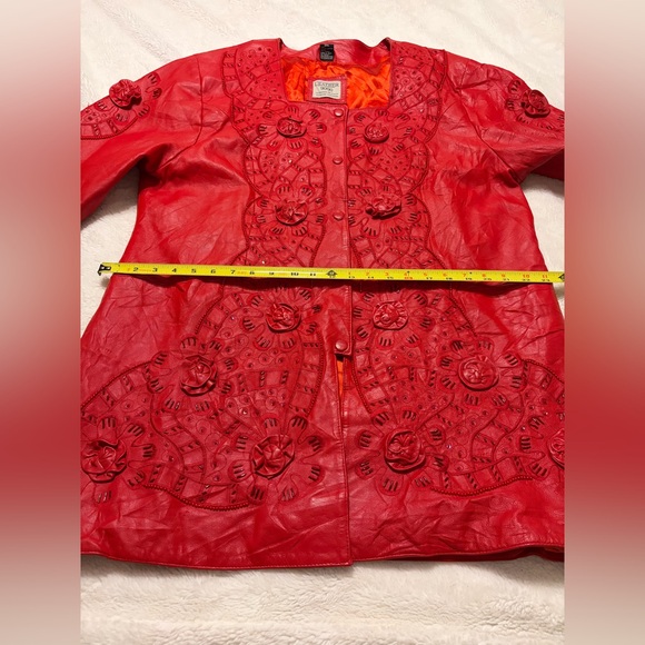 Elegant Red Leather Jacket - Picture 8 of 10